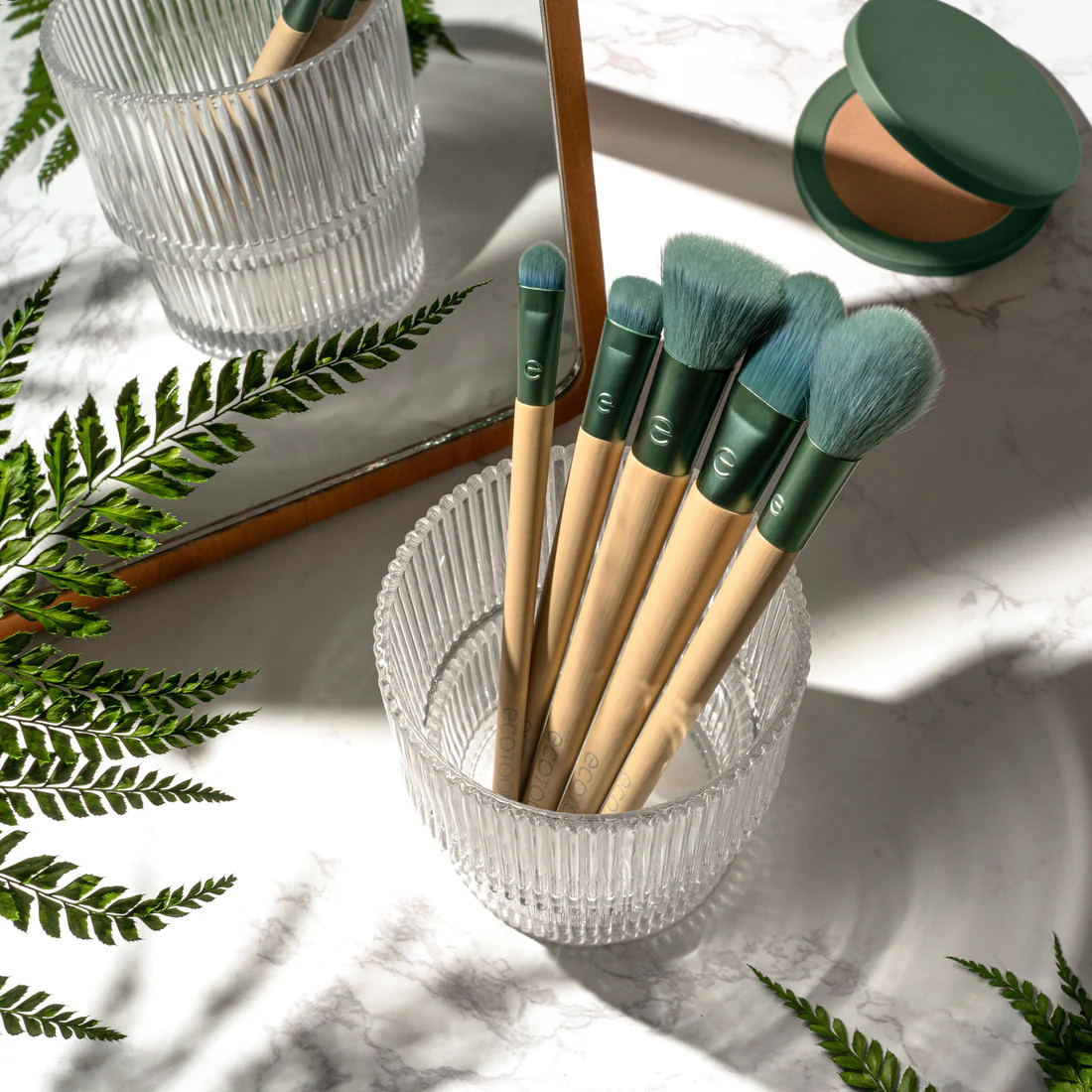 eco‑friendly bamboo makeup brushes set