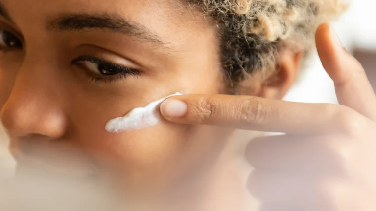 Non-comedogenic moisturizers for acne-prone skin