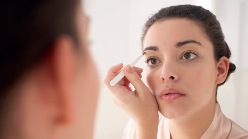 Eyebrow shaping tips for beginners at home