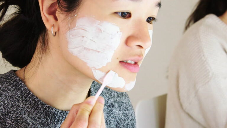 Best clay masks for detoxifying oily skin